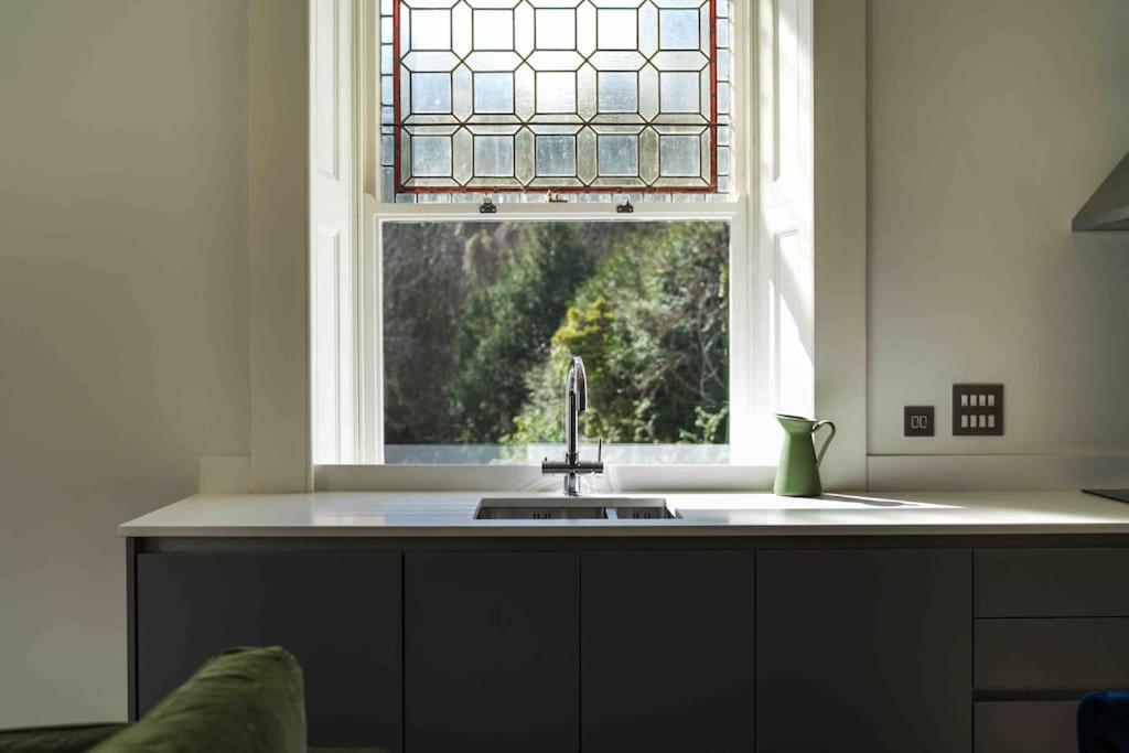 Stylish Sea View Apartment