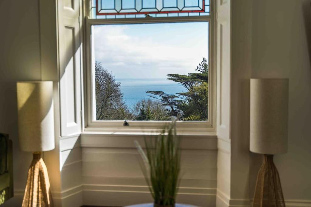 Apartment Stylish Sea View